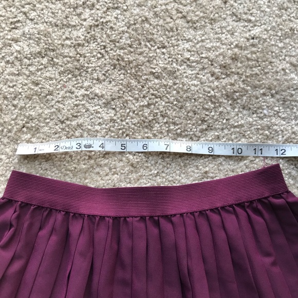 H&M Divided Berry Purple Pleated Mini A-line Skirt With Elastic Waistband - Picture 8 of 8